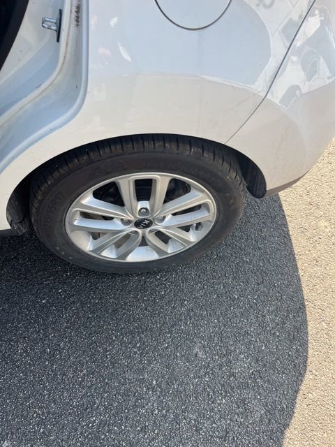 Used 2017 Kia Soul + FWD image 14