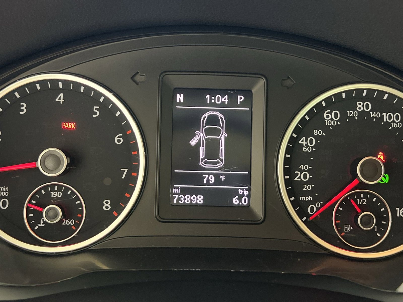 Used 2017 Volkswagen Tiguan SEL FWD image 18