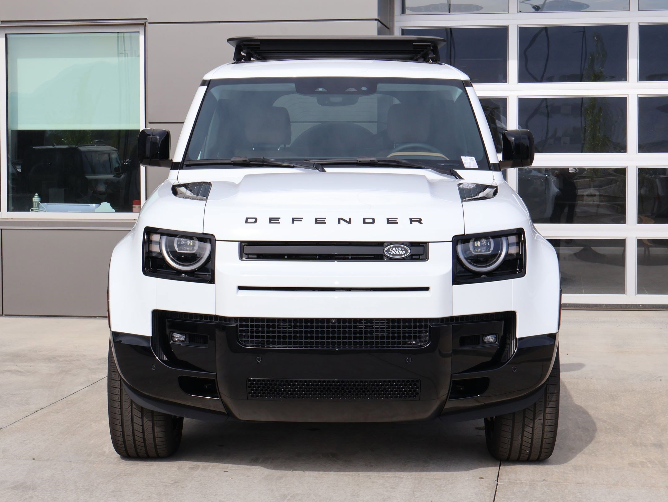 New 2026 Land Rover Defender 110 X-Dynamic SE AWD/4WD image 2