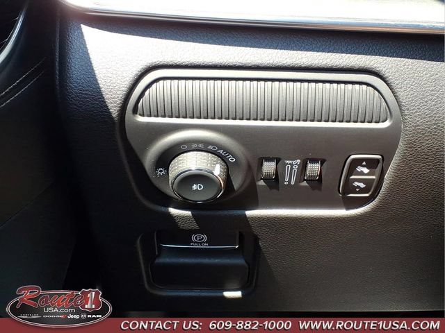Certified 2024 Jeep Wagoneer Series II AWD/4WD image 31