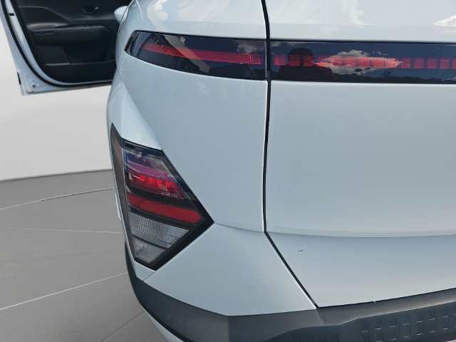 Used 2024 Hyundai Kona SEL FWD image 38