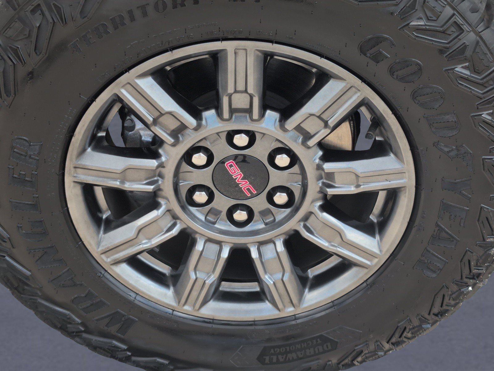 Used 2026 GMC Sierra 1500 AT4X w/ LPO, Black Badging Package AWD/4WD image 37