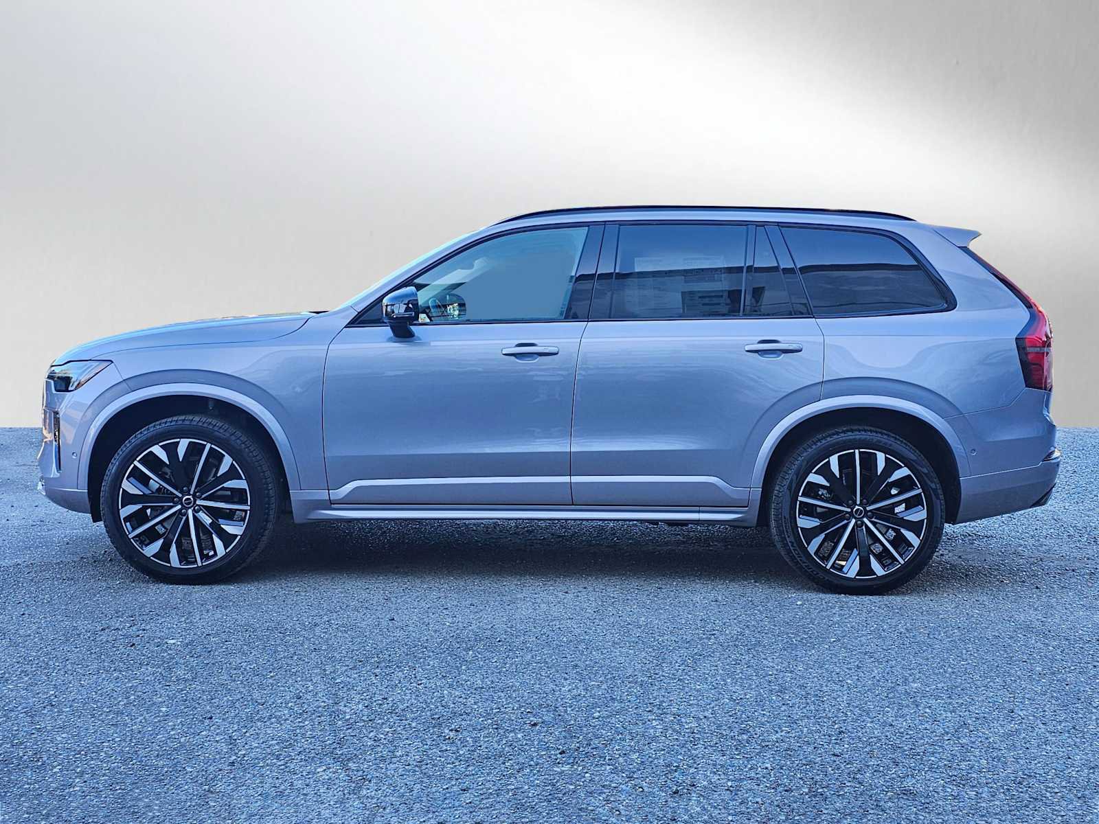 New 2026 Volvo XC90 B6 Ultra w/ Protection Package image 4