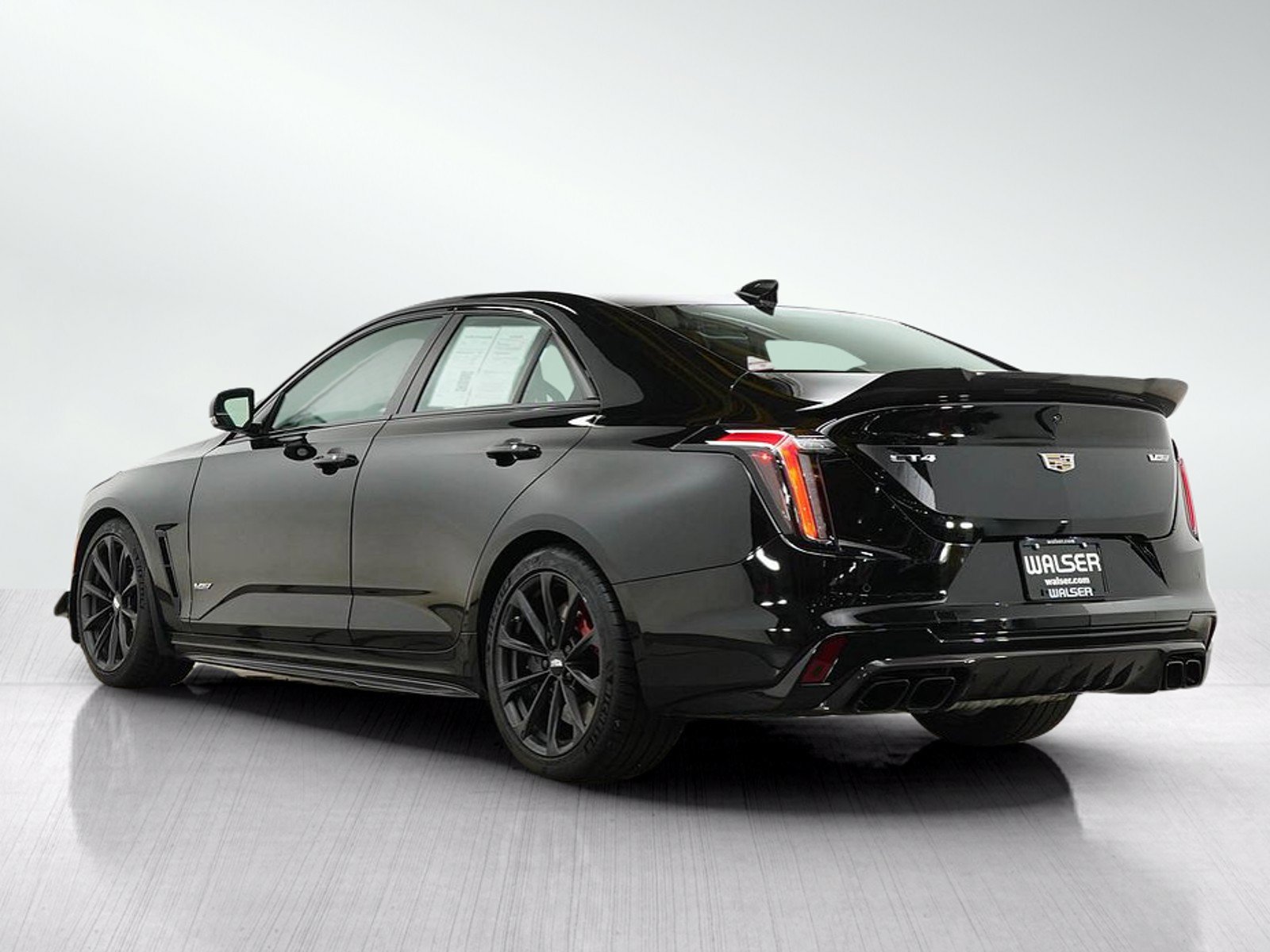 Used 2022 Cadillac CT4 V Blackwing w/ Carbon Fibre 1 Package RWD image 3