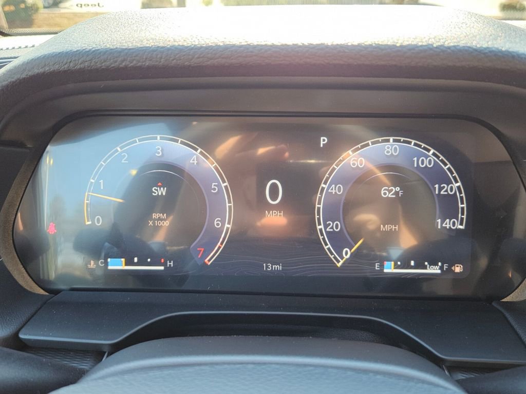 New 2025 Jeep Grand Cherokee Laredo X w/ Luxury Tech Group I image 23