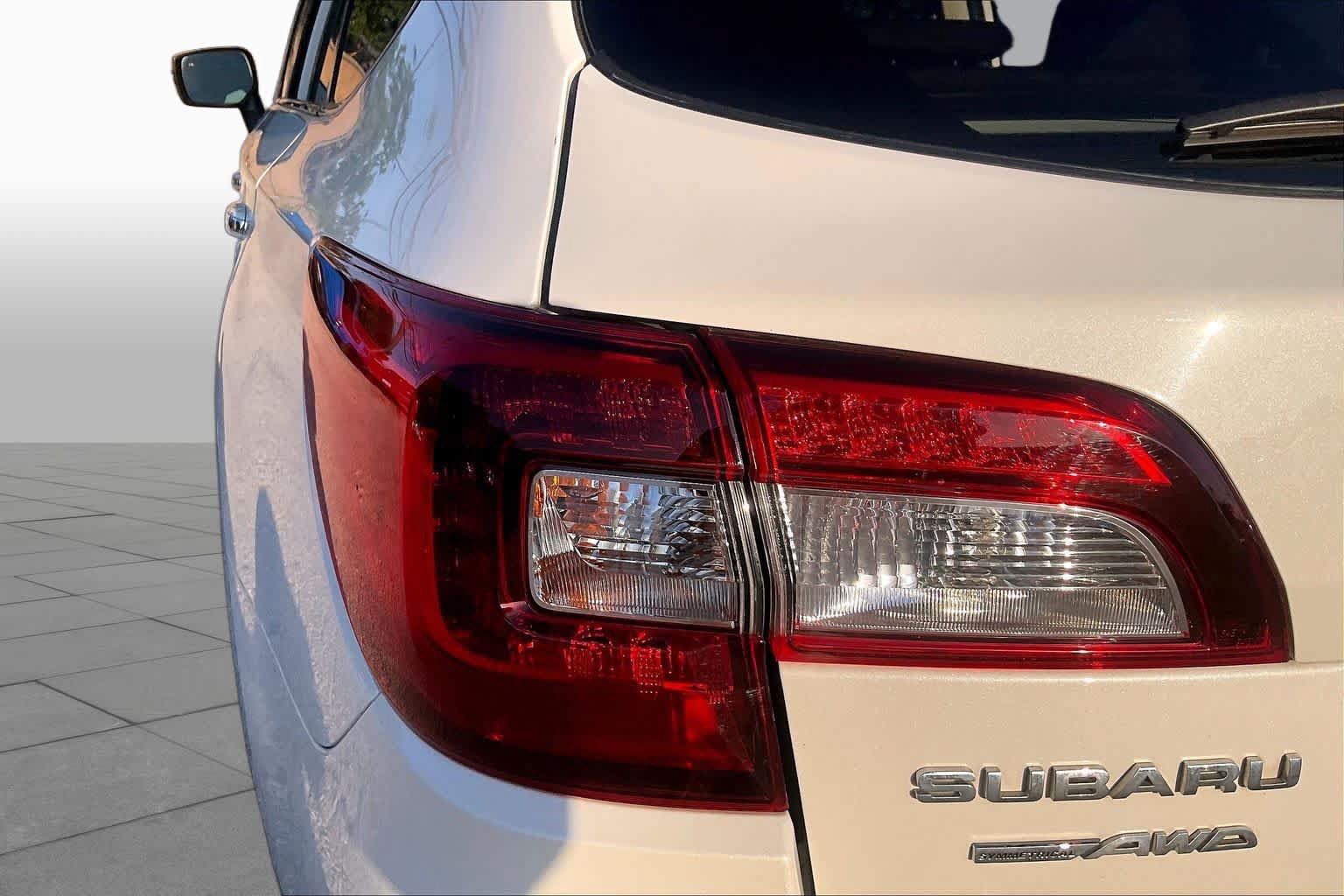Used 2017 Subaru Outback 2.5i Touring w/ Popular Package #5A AWD/4WD image 29