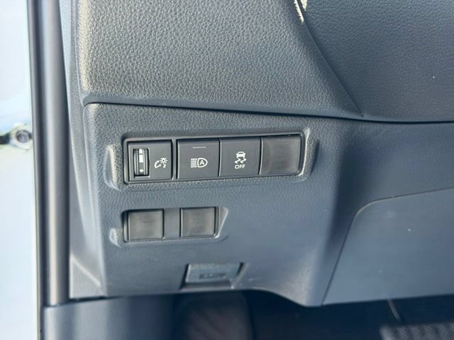 Certified 2026 Toyota Corolla Cross LE AWD/4WD image 25