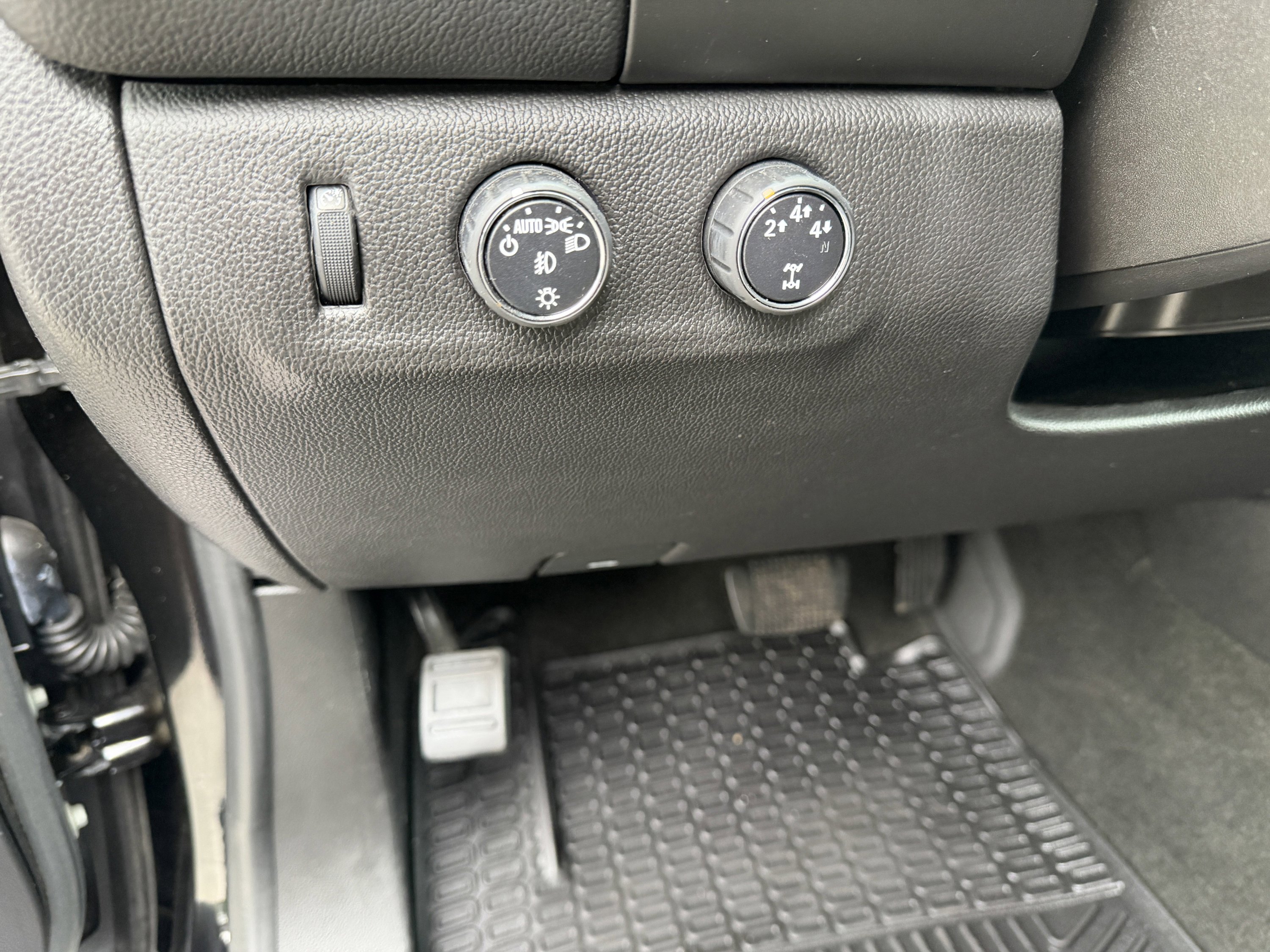 Used 2016 Chevrolet Colorado LT w/ Luxury Package, Chrome image 21