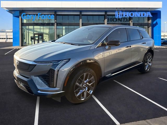 Used 2025 Cadillac Optiq Luxury 1 w/ LPO, Floor Liner Package AWD/4WD image 4