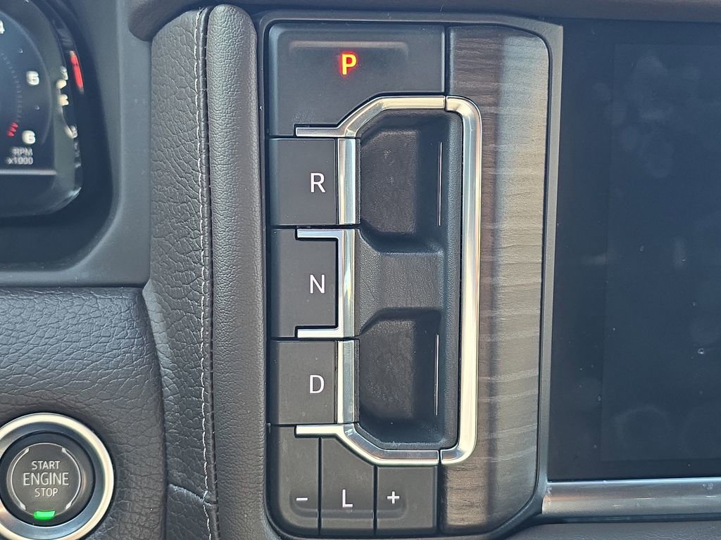 Used 2022 GMC Yukon XL Denali w/ Denali Premium Package image 31