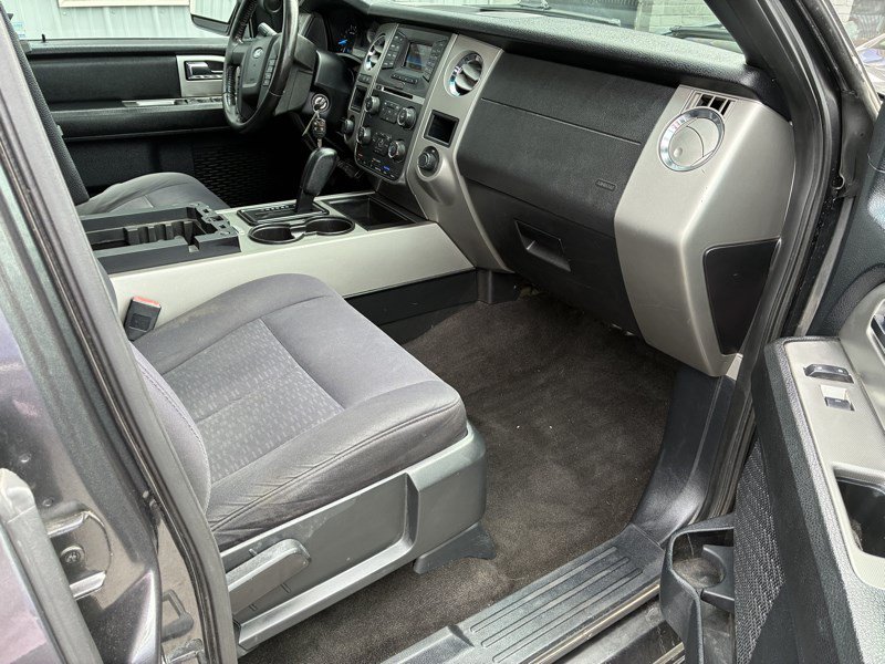 Used 2015 Ford Expedition XLT AWD/4WD image 20