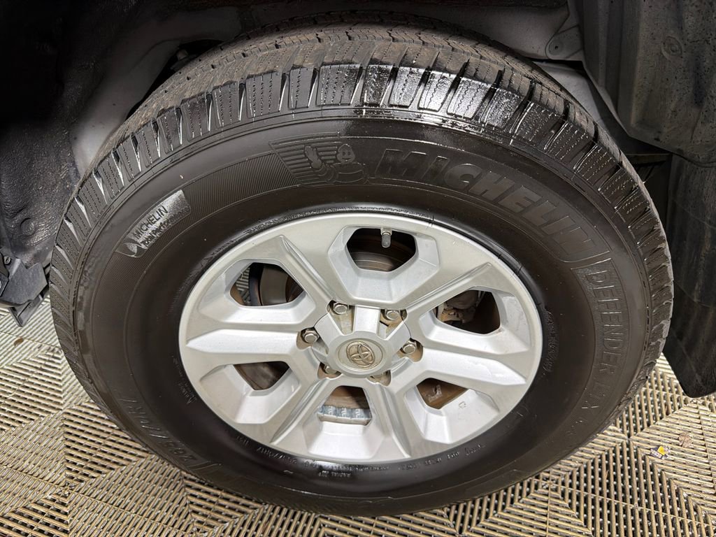 Used 2014 Toyota 4Runner SR5 RWD image 19
