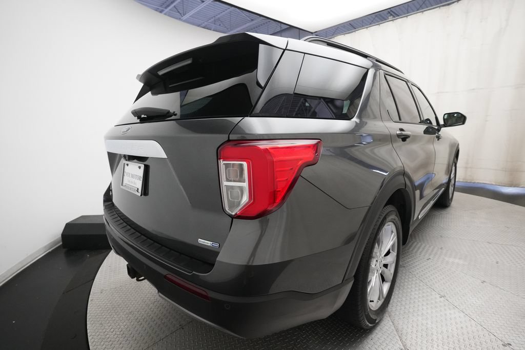 Used 2020 Ford Explorer XLT w/ Equipment Group 202A AWD/4WD image 13