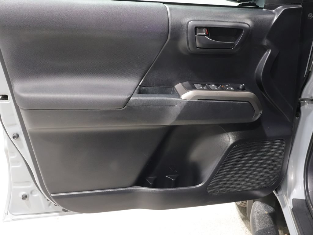 Used 2021 Toyota Tacoma SR5 w/ Trail Edition AWD/4WD image 13