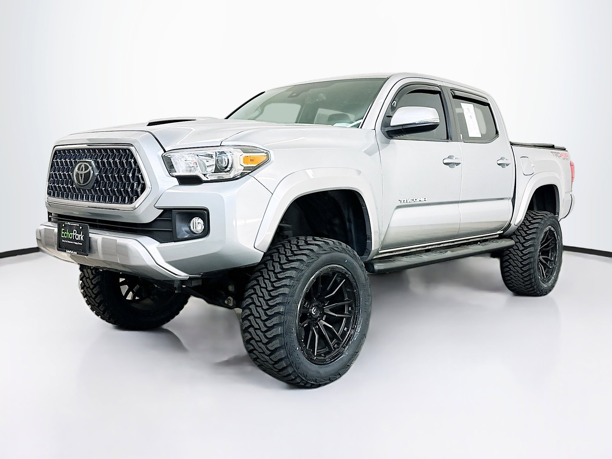 Used 2019 Toyota Tacoma TRD Sport image 3