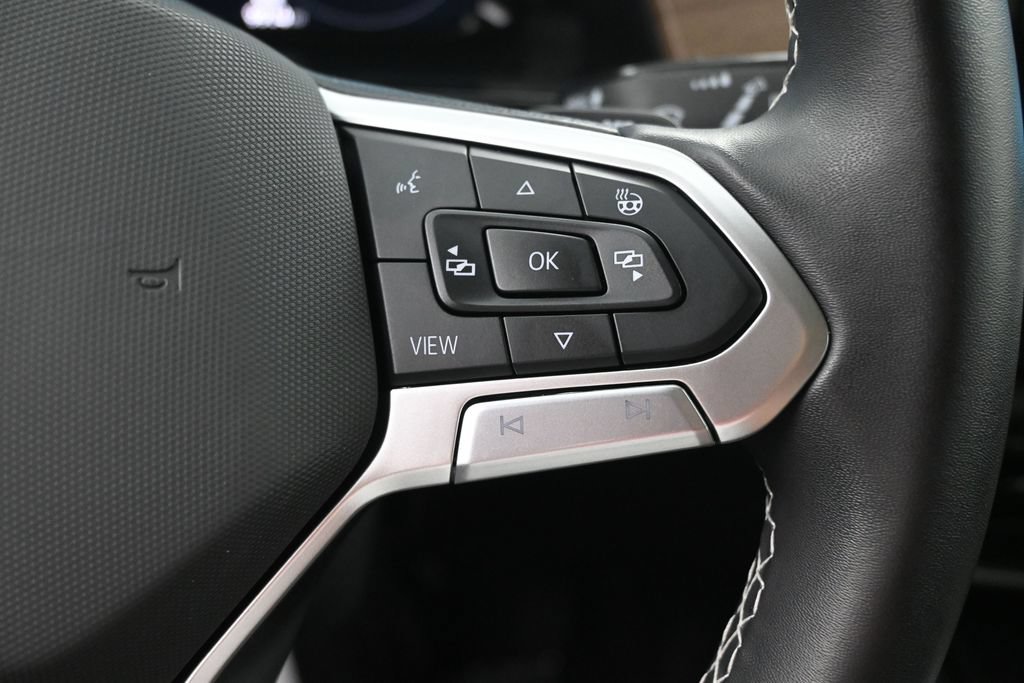 Used 2024 Volkswagen Atlas SE w/ Panoramic Sunroof Package FWD image 19