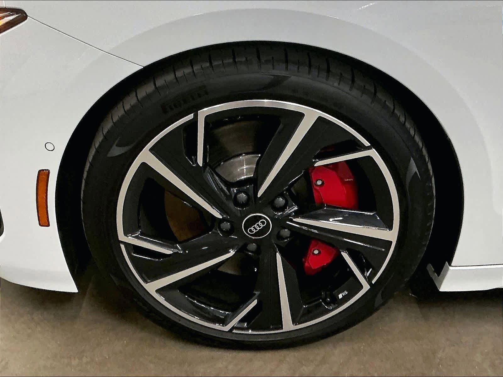 Certified 2025 Audi S6 e-tron Prestige w/ 21" Black Optic Package image 11