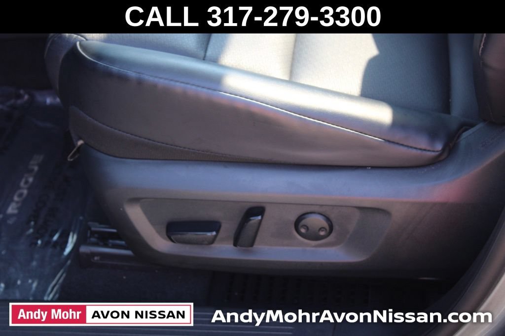 Used 2023 Nissan Rogue SV w/ SV Premium Package AWD/4WD image 18
