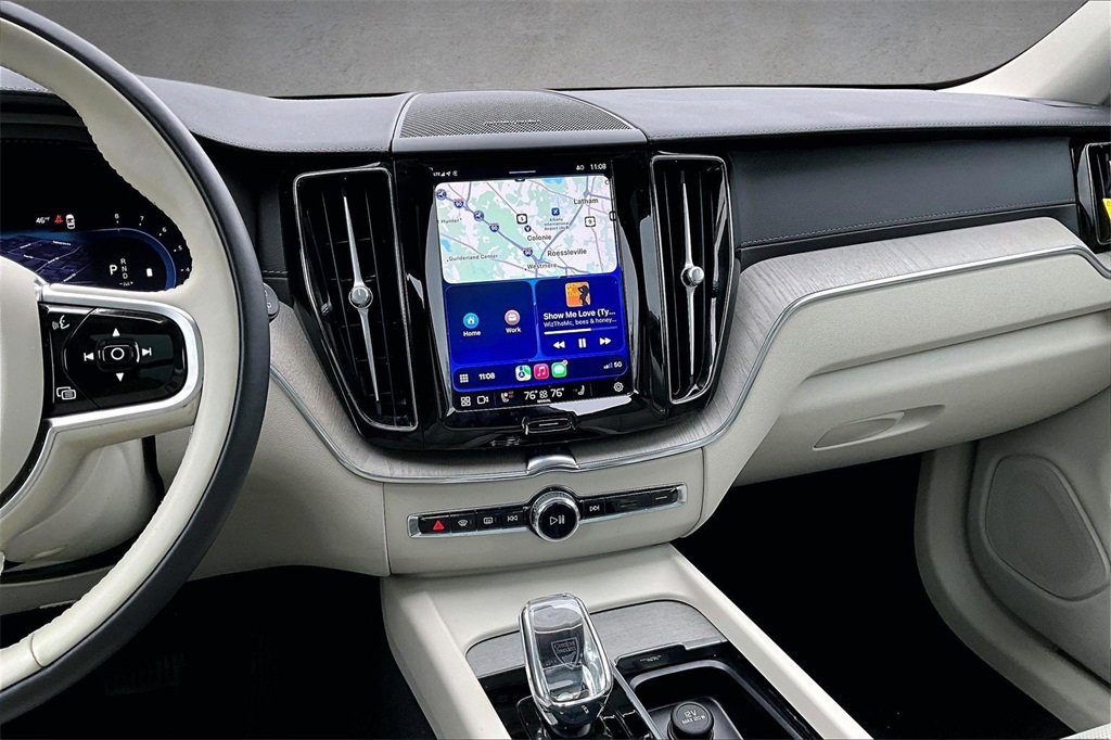 Used 2023 Volvo XC60 B5 Ultimate image 9