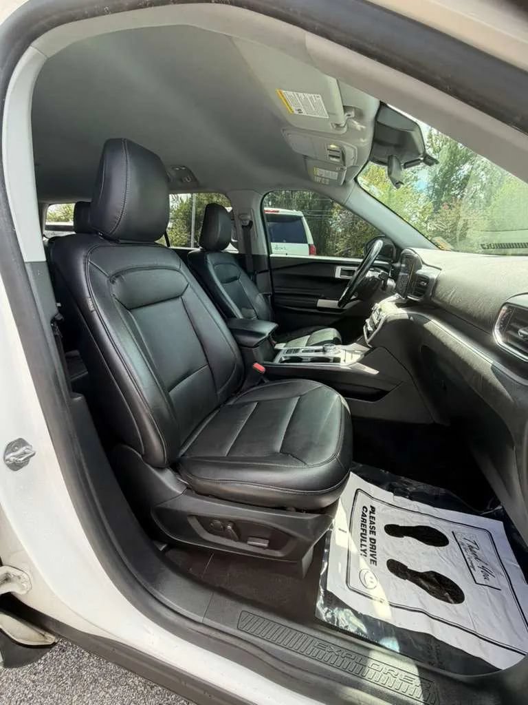 Used 2020 Ford Explorer XLT w/ Equipment Group 202A RWD image 14