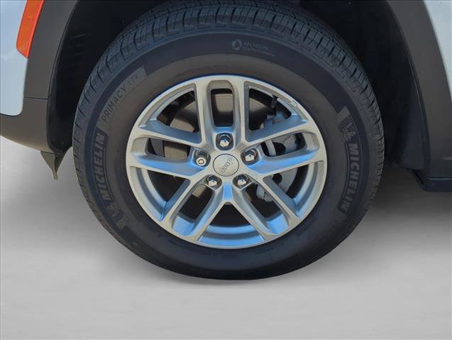 Used 2025 Jeep Grand Cherokee Laredo X w/ Luxury Tech Group I image 24