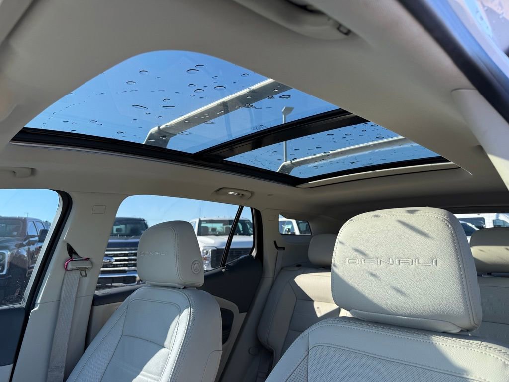 Used 2022 GMC Terrain Denali w/ Denali Premium Package image 6