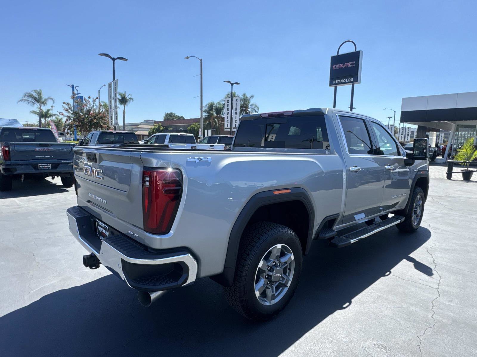 New 2026 GMC Sierra 2500 SLT w/ SLT Premium Package image 5