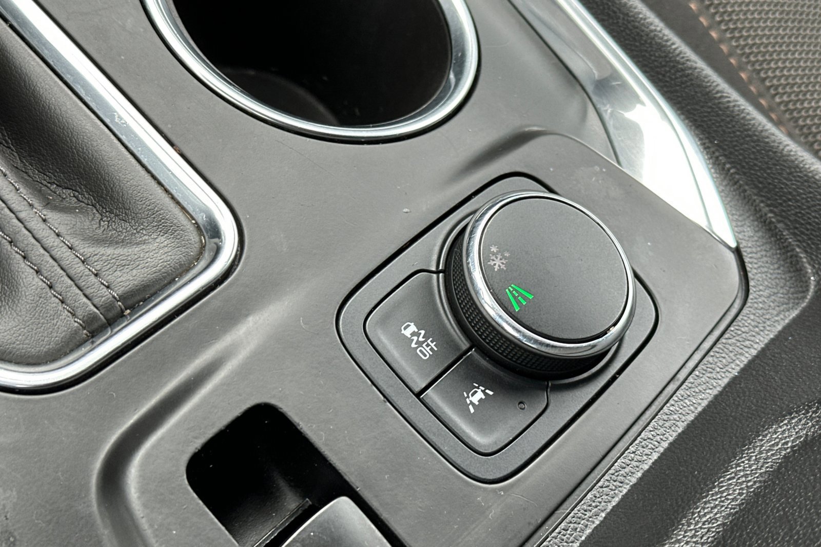 Used 2020 Chevrolet Traverse LS image 33