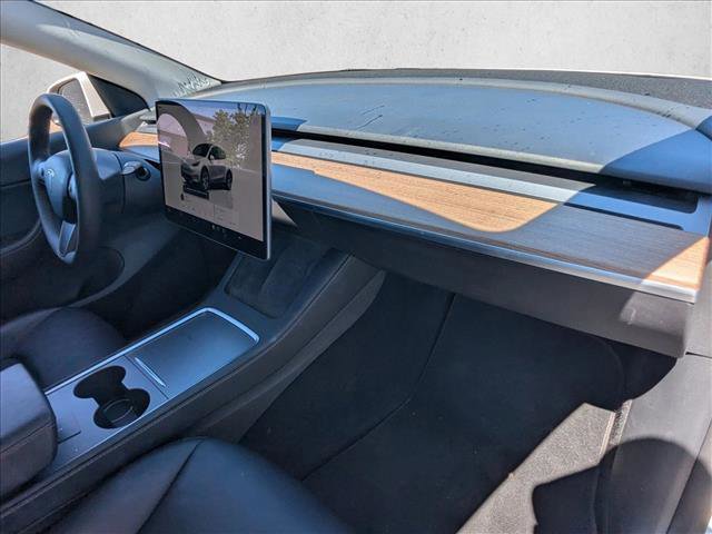 Used 2022 Tesla Model Y Long Range AWD/4WD image 24