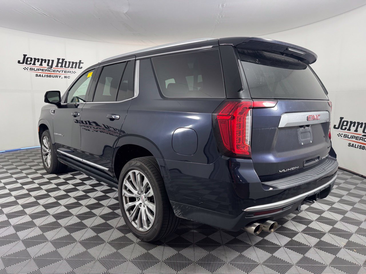 Used 2023 GMC Yukon Denali AWD/4WD image 8