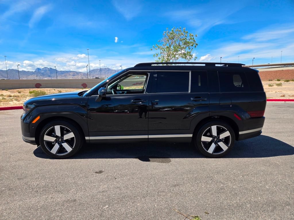 Used 2025 Hyundai Santa Fe Limited FWD image 4