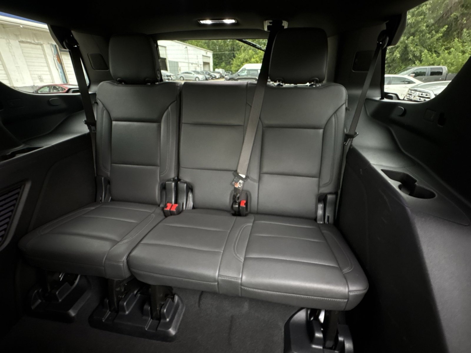 Used 2025 Chevrolet Tahoe LT AWD/4WD image 31