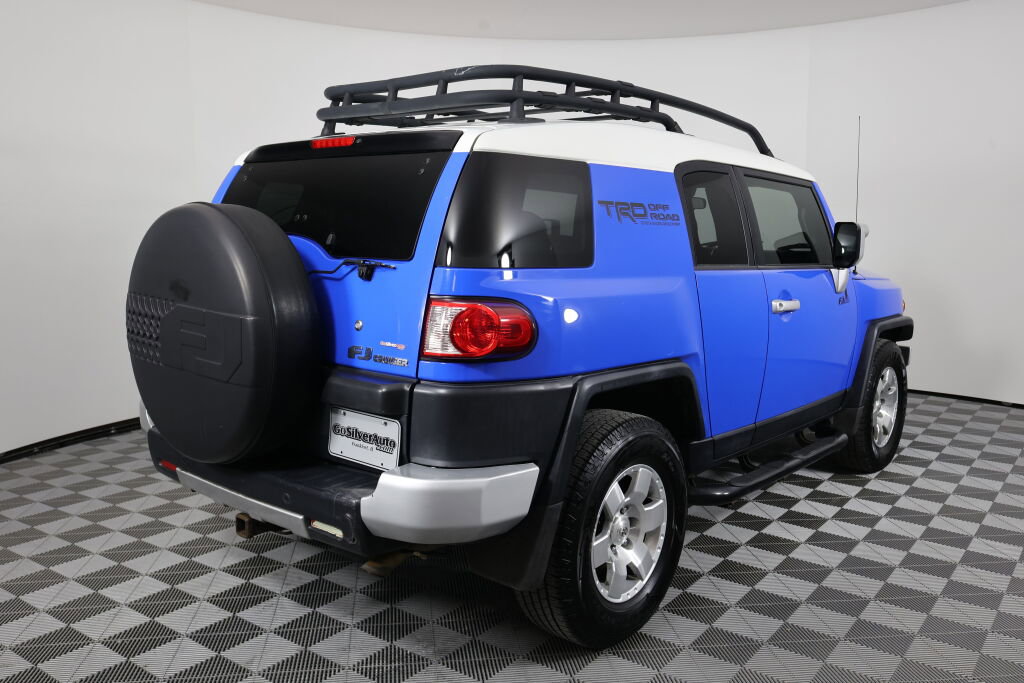 Used 2007 Toyota FJ Cruiser 2WD image 2