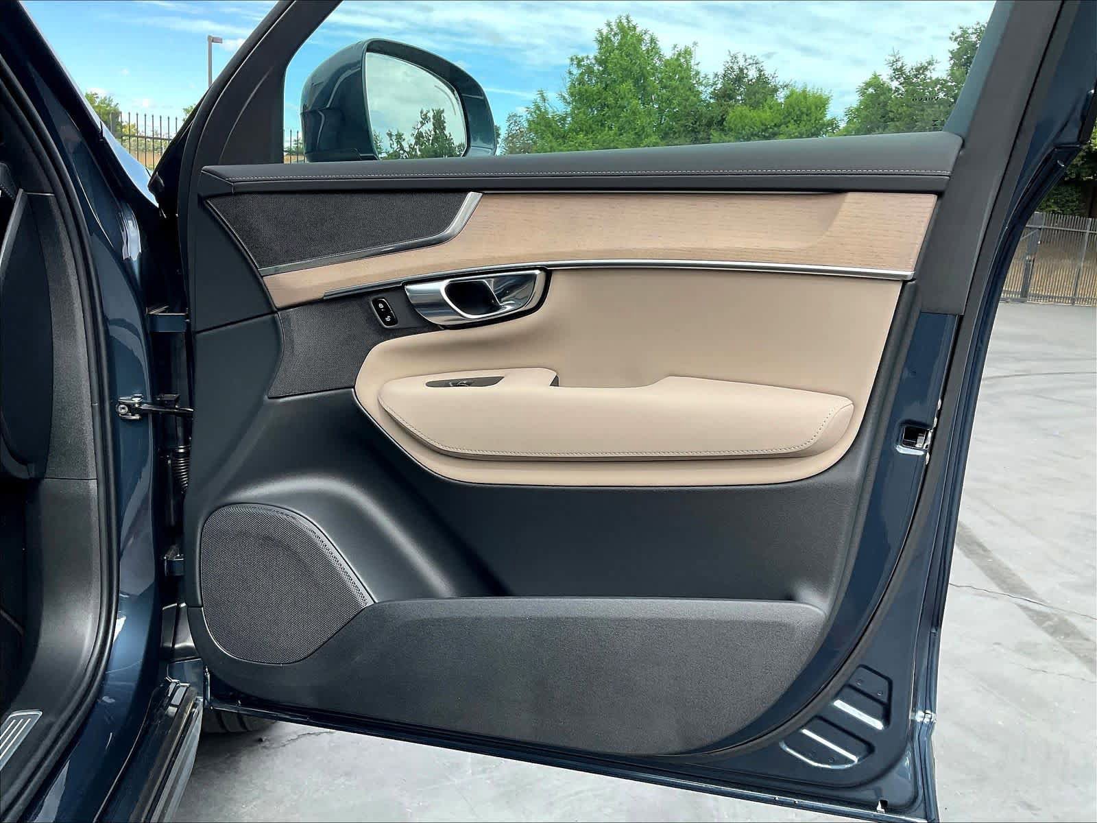 New 2026 Volvo XC90 B5 Core AWD/4WD image 31