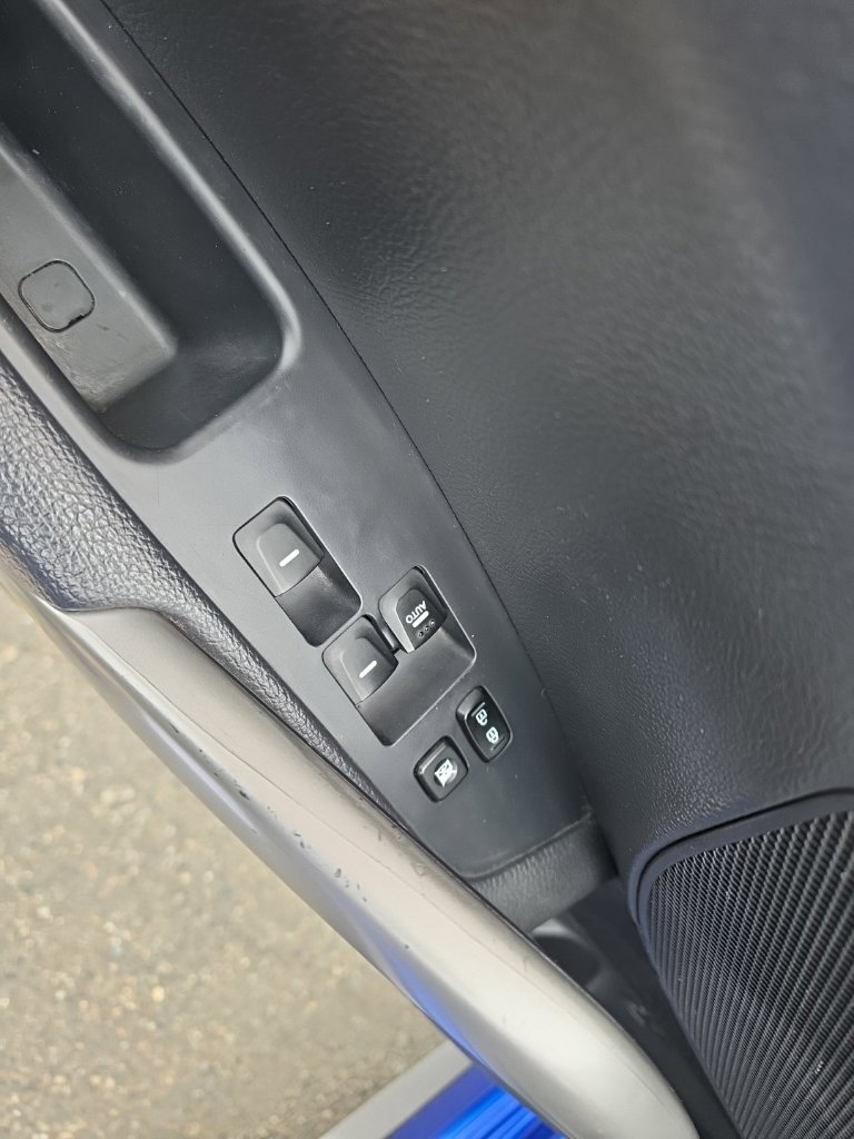 Used 2014 Hyundai Veloster Turbo FWD image 19