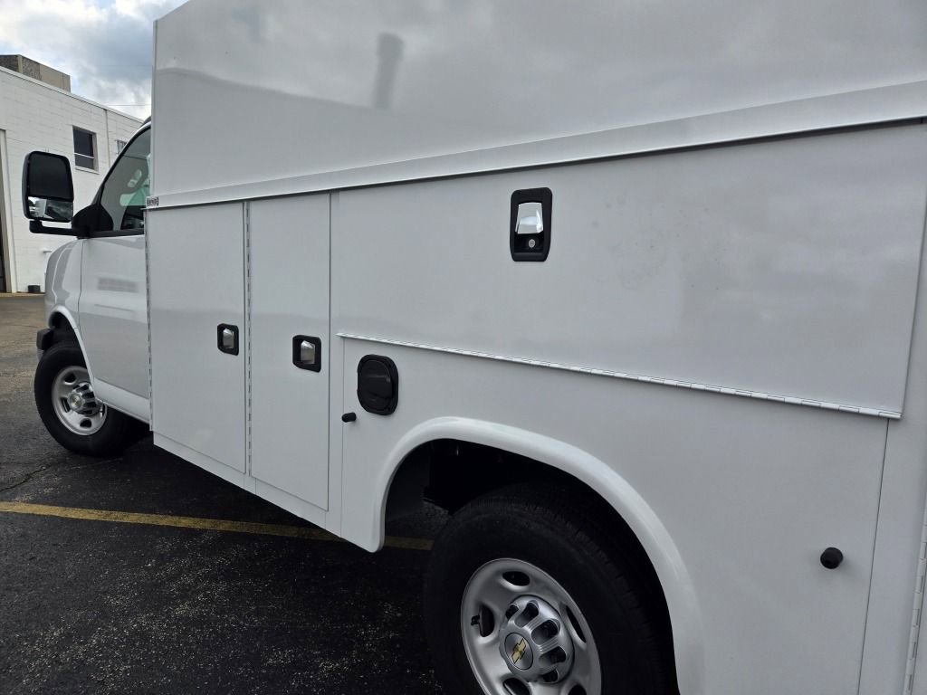 New 2025 Chevrolet Express 3500 w/ Power Convenience Package image 16