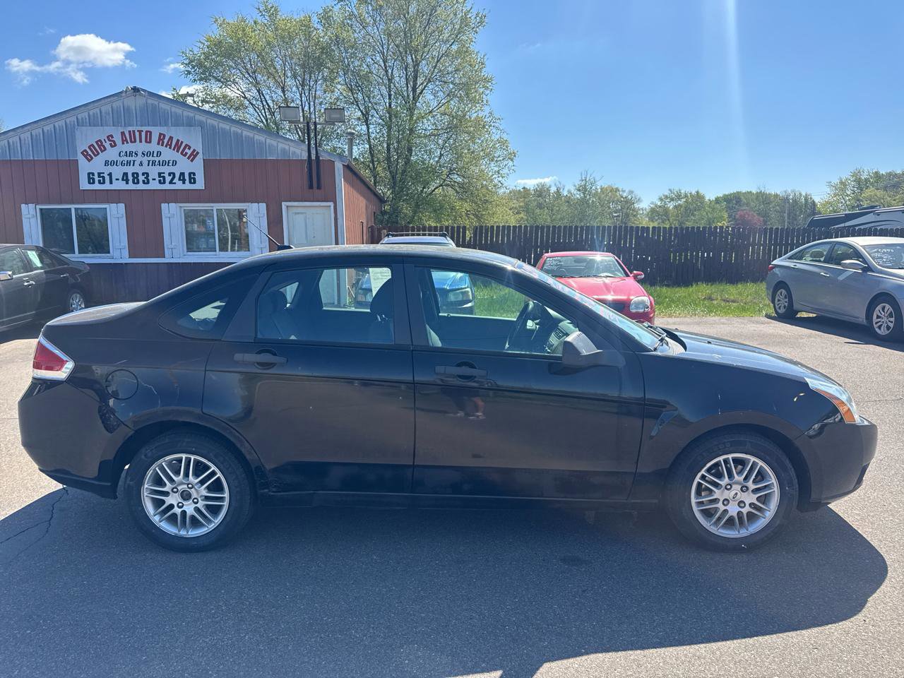 Used 2010 Ford Focus SE FWD image 4
