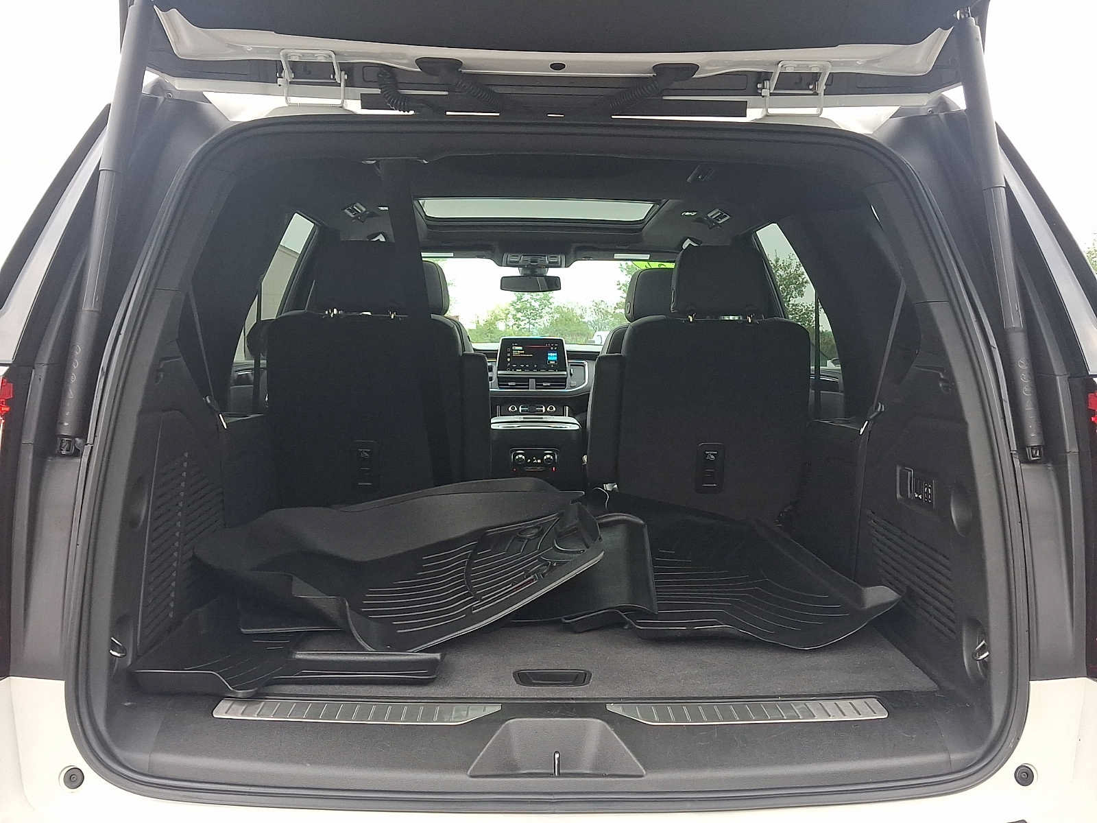 Used 2022 GMC Yukon AT4 AWD/4WD image 28