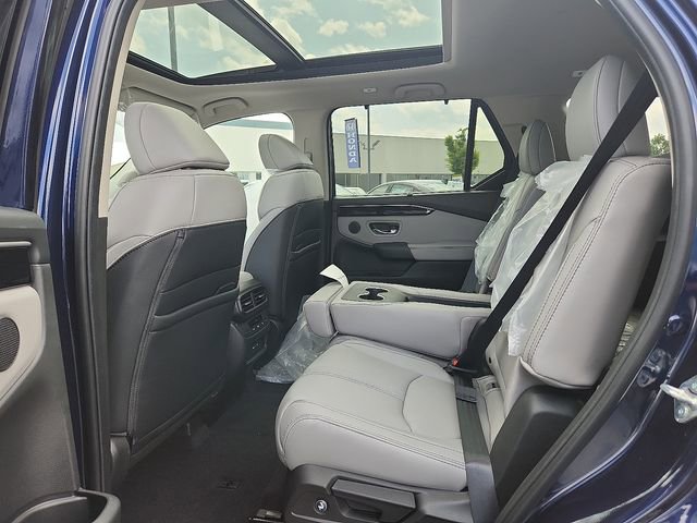 New 2025 Honda Pilot Touring image 8