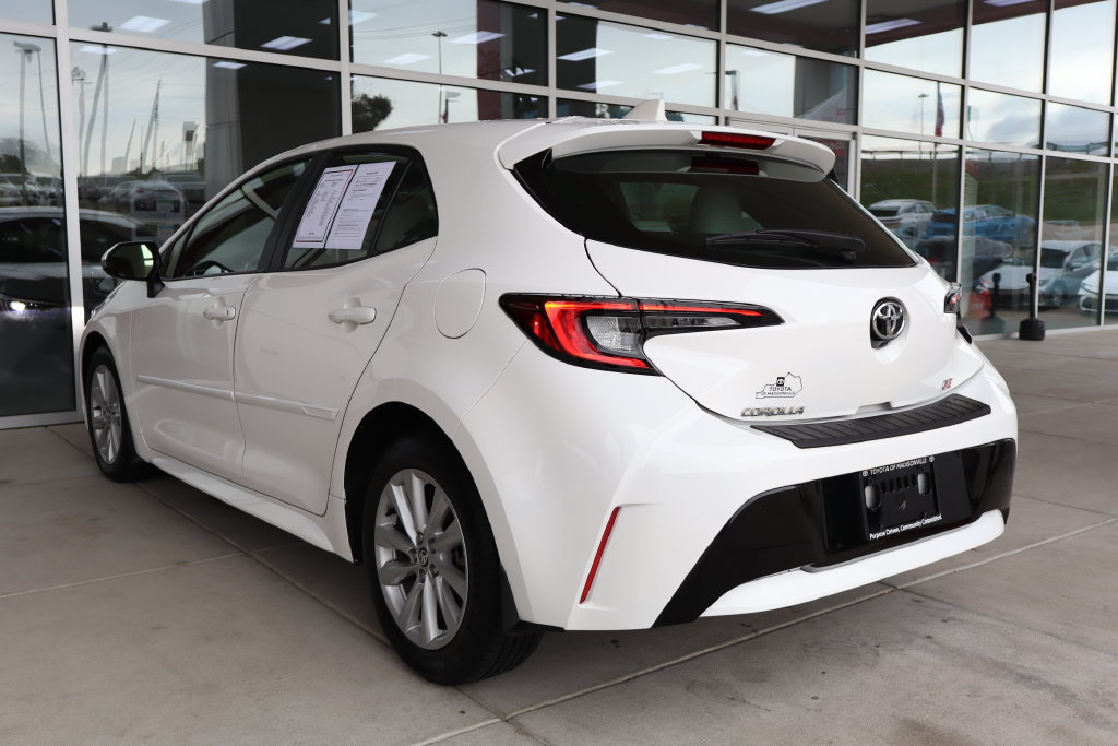 Used 2025 Toyota Corolla SE w/ SE Package FWD image 6