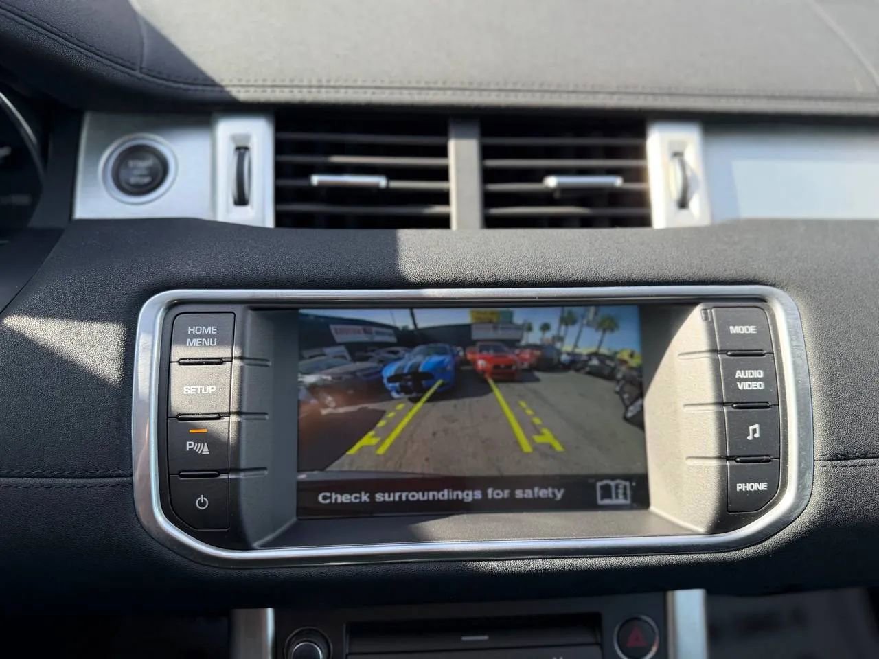 Used 2015 Land Rover Range Rover Evoque Pure image 40