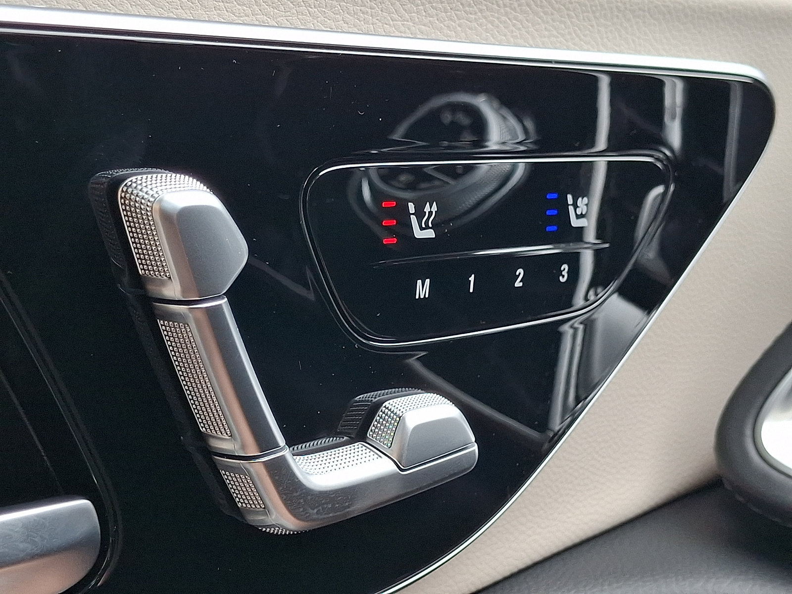 New 2026 Mercedes-Benz E 450 4MATIC Sedan image 21