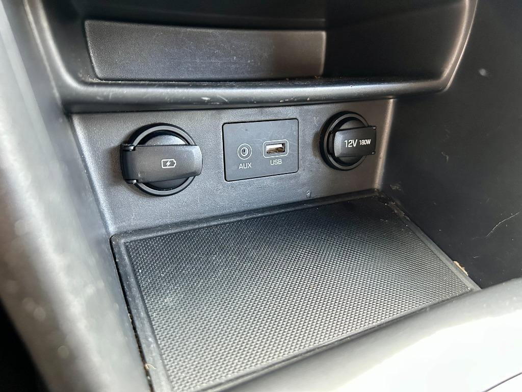 Used 2021 Hyundai Kona SE image 6