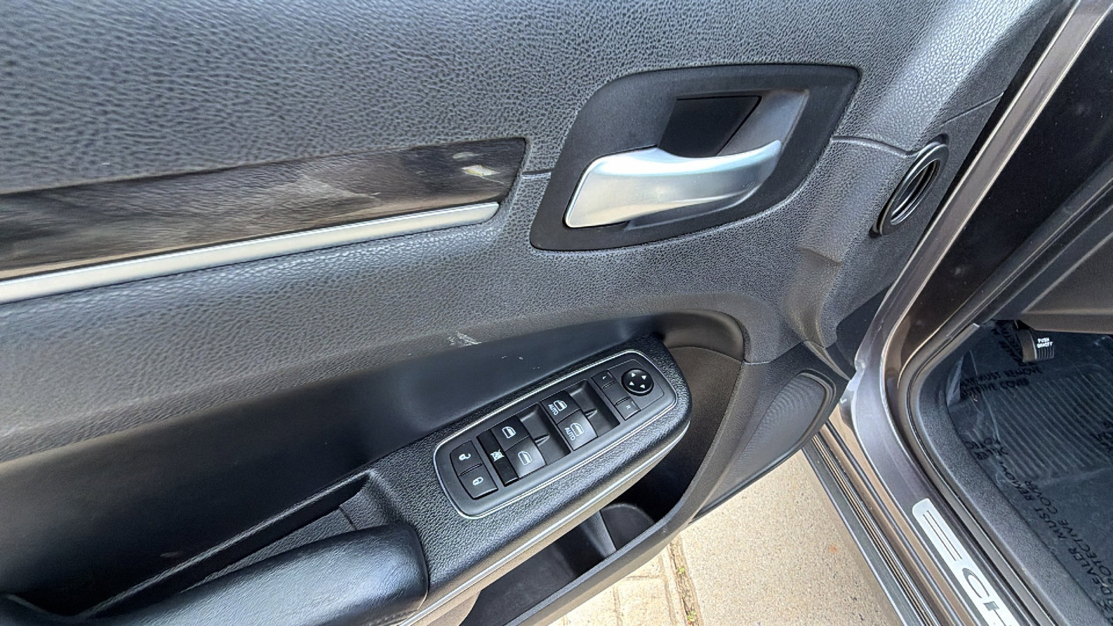 Used 2020 Chrysler 300 Touring w/ Sport Appearance Package image 15