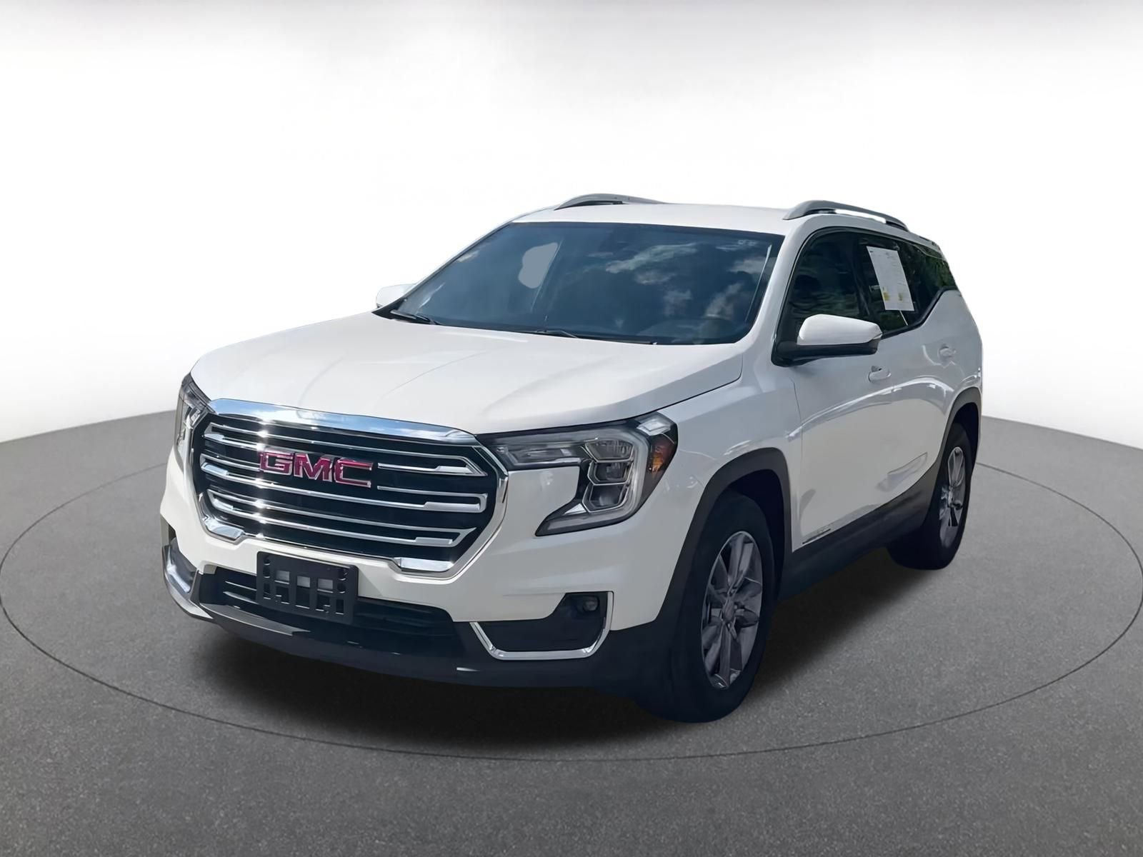 Used 2024 GMC Terrain SLT image 4