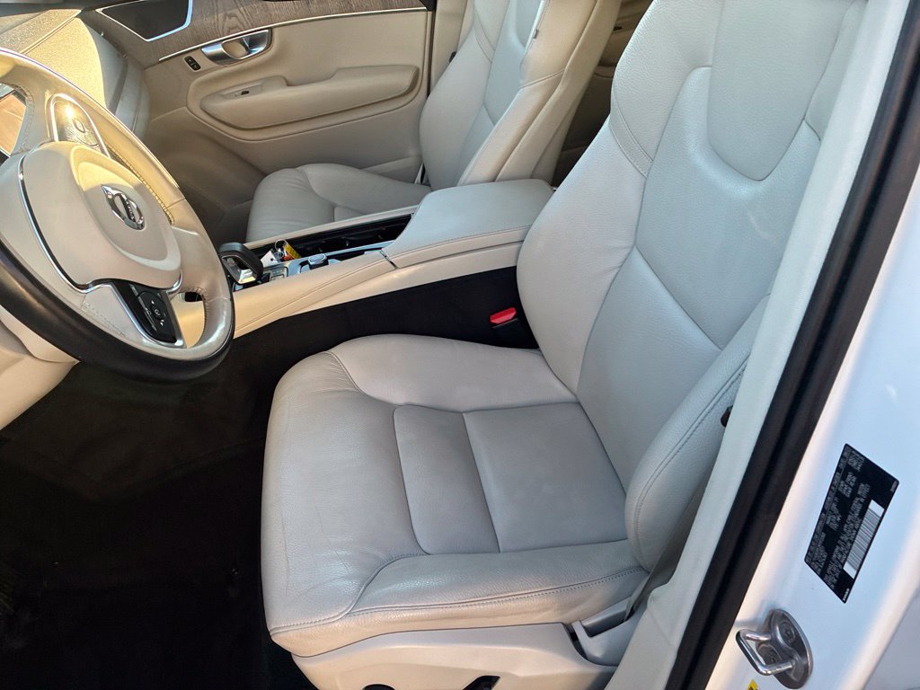 Used 2024 Volvo XC90 B6 Plus AWD/4WD image 9