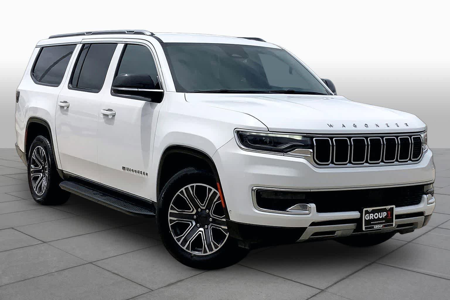 Used 2024 Jeep Wagoneer L Series II RWD image 3