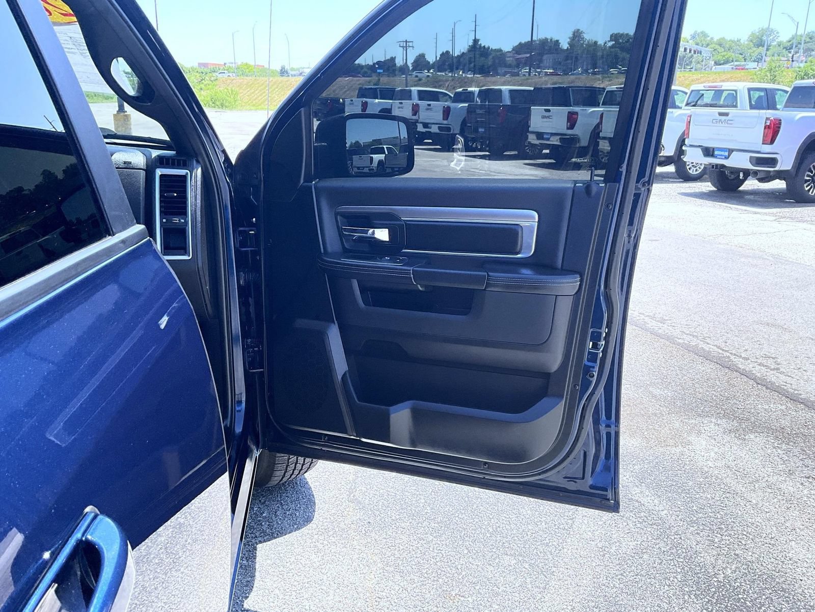 Used 2022 RAM 1500 Warlock w/ Electronics Group AWD/4WD image 17