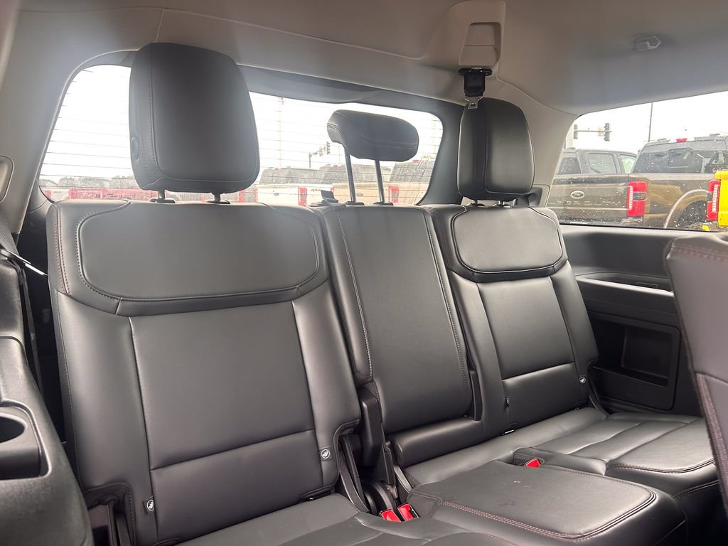 Used 2025 Ford Expedition Active AWD/4WD image 23