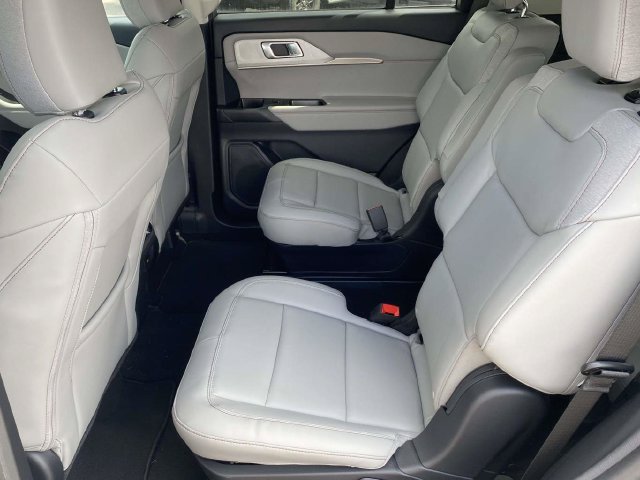 New 2026 Ford Explorer Active w/ Active Comfort Package AWD/4WD image 5